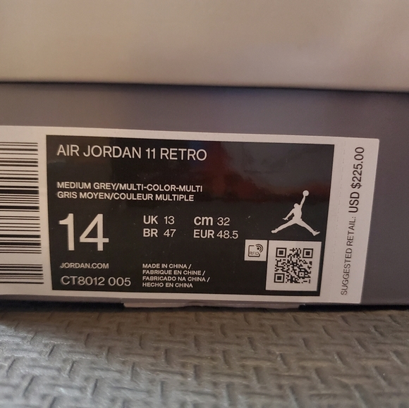 Nike Jordan 11 Retro - Picture 3 of 4